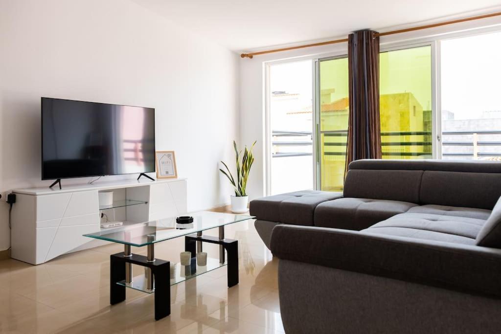 3 Bedroom Apt, Free Wifi & Ac, Cidadela - Lcgr Praia Dış mekan fotoğraf