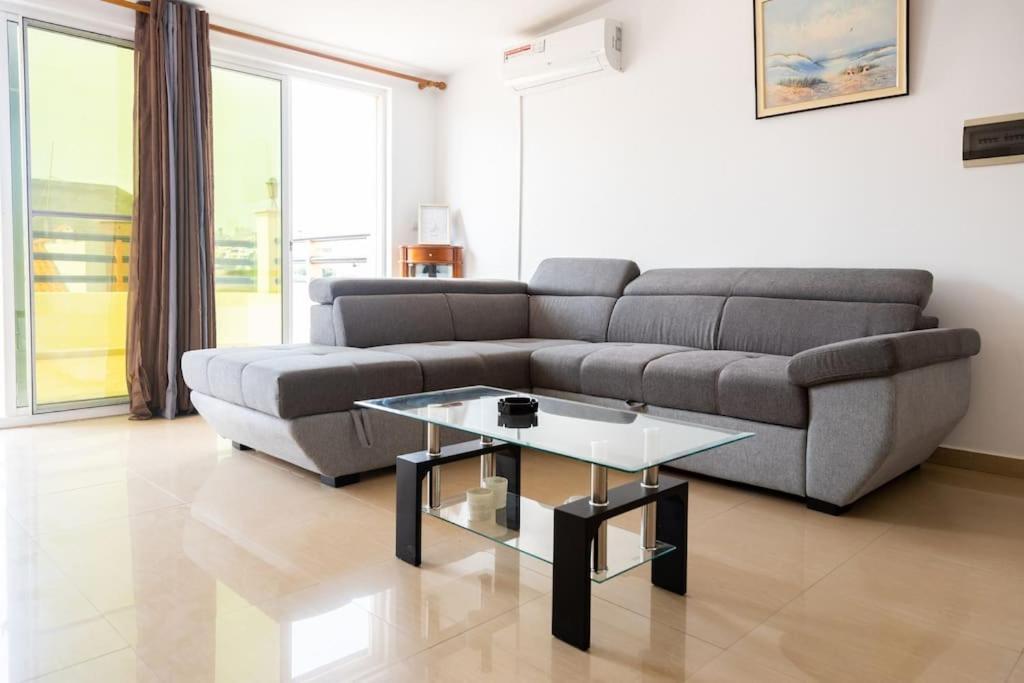 3 Bedroom Apt, Free Wifi & Ac, Cidadela - Lcgr Praia Dış mekan fotoğraf